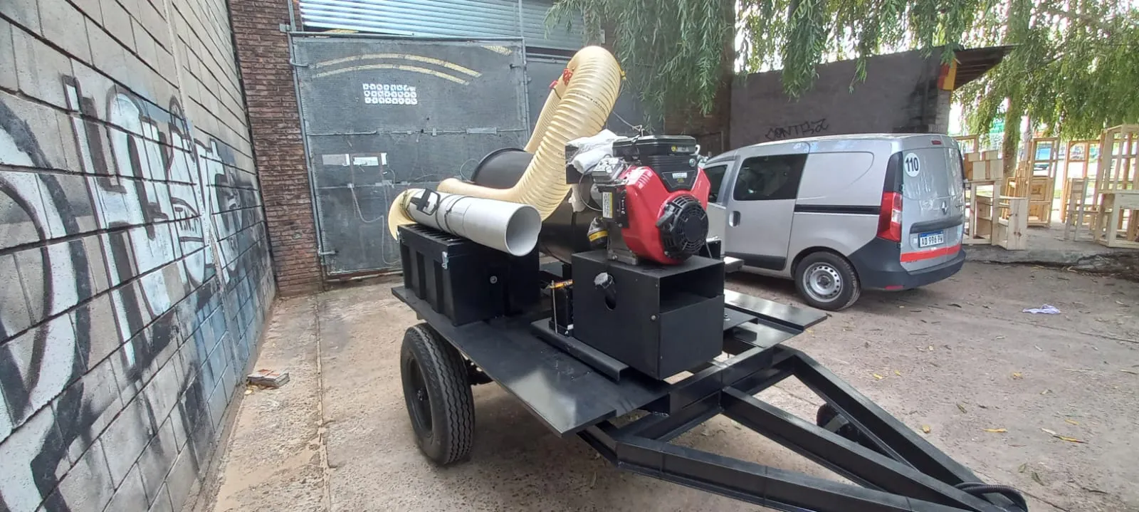 Equipo especial para aspirar basura — imagen 2
